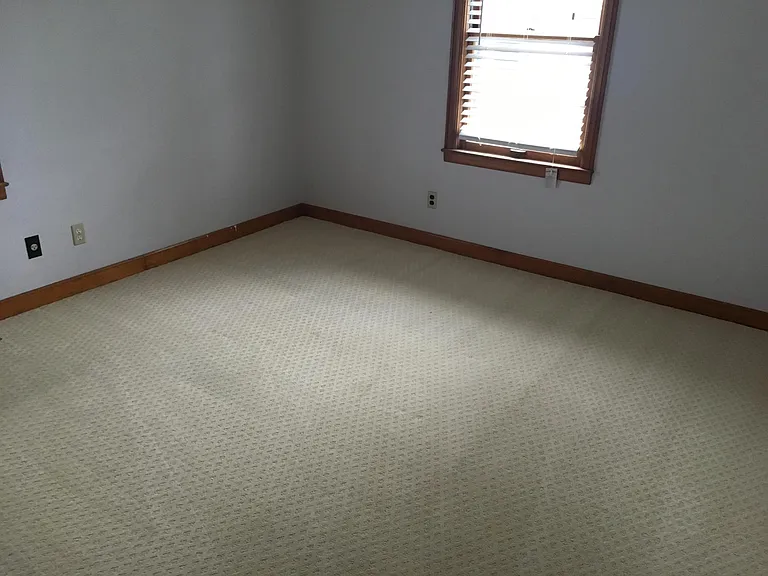 1516 Clairview Dr — Photo 4