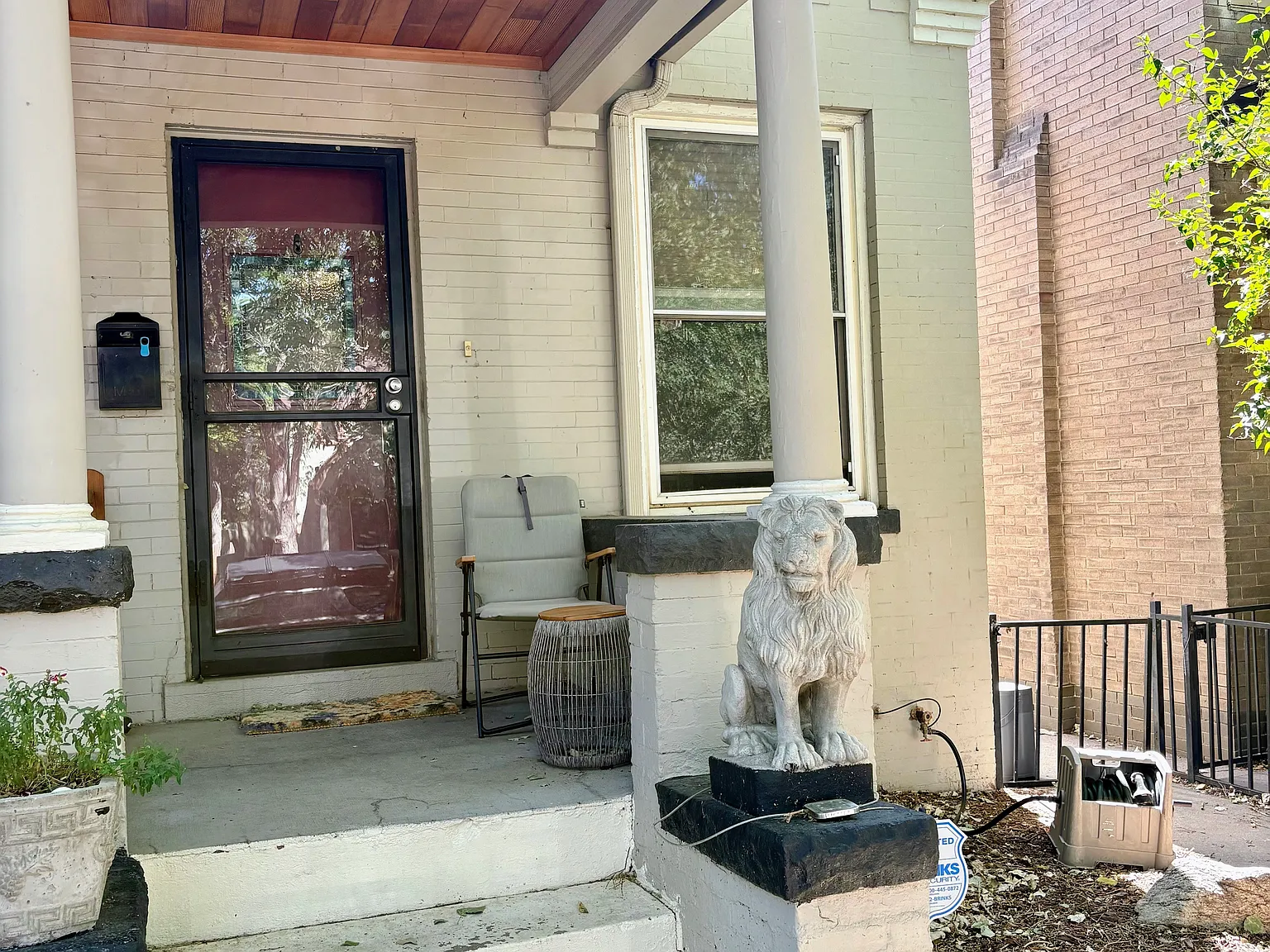 2752 N Lafayette St — Photo 2