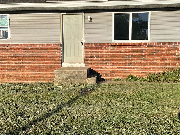 3rd image of 407 W Evergreen St #1