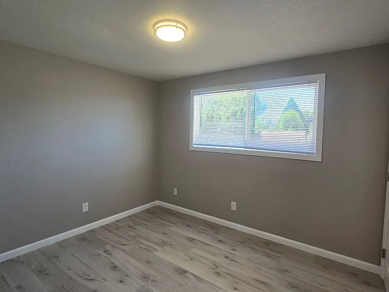 180 Garland Way N — Photo 10
