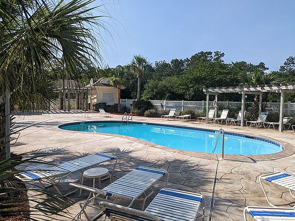 Beautiful HOA community pool