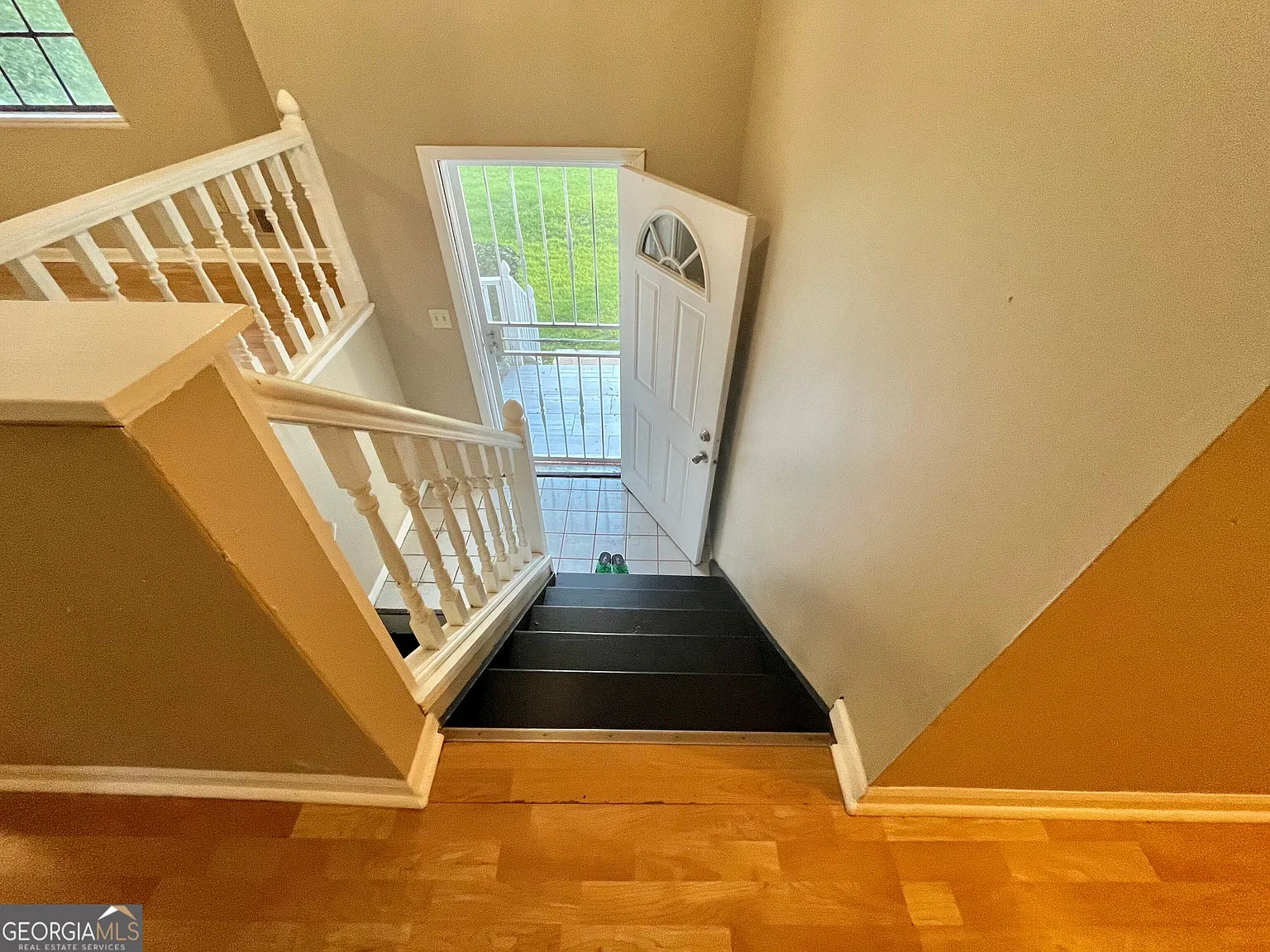4 bed, 3.0 bath, 2438 sqft, $2,200 — Photo 4