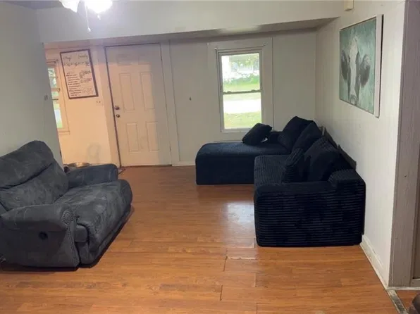 1359 Sycamore St, Pleasanton, KS 66075