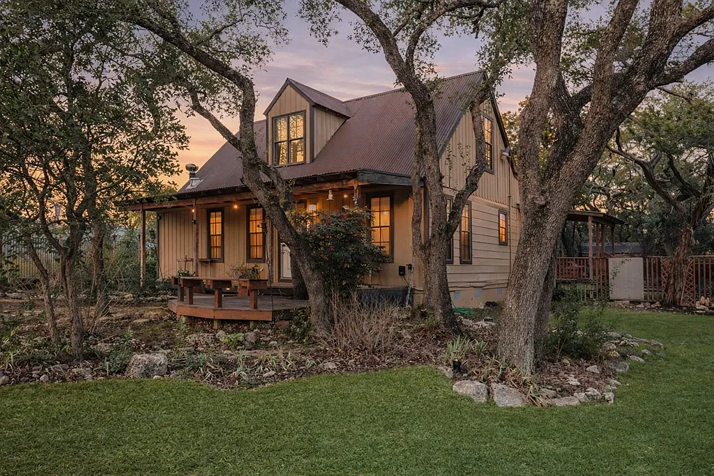 Building Photo - 60 Canyon Creek Dr