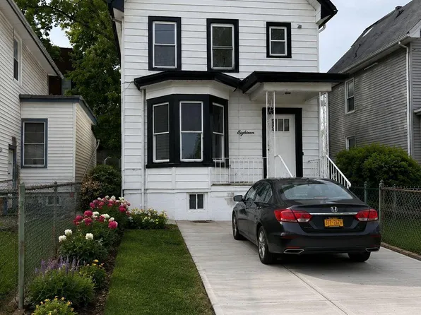 18 Cottage Pl, Staten Island, NY 10302