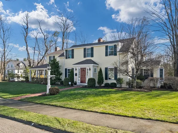 4 Arden Rd, Wellesley, MA 02482