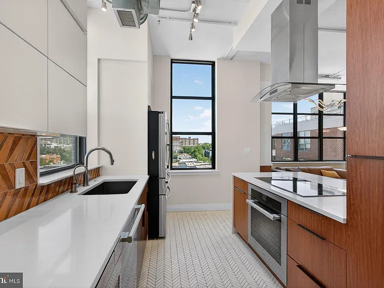 2020 12th St NW #Penthouse 03 — Photo 6