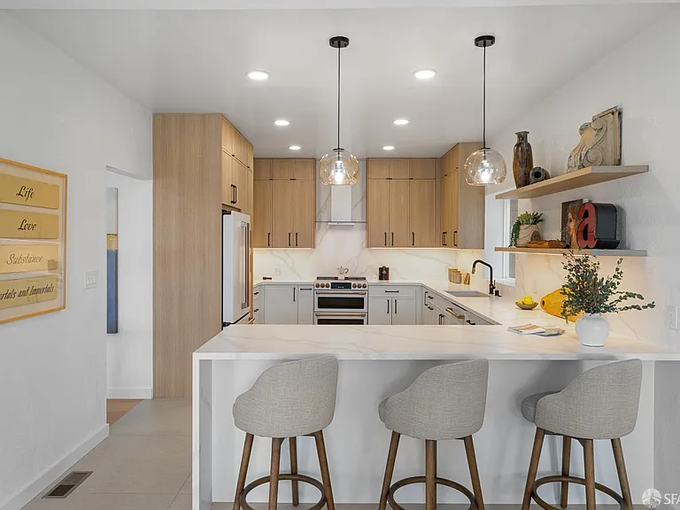 628 Los Palmos Dr — Photo 41