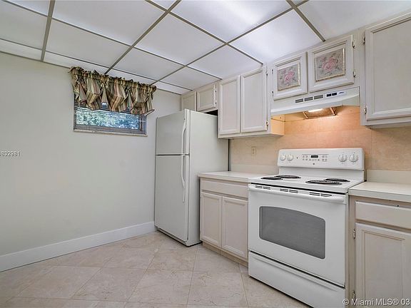 4th image of 1100 NW 87th Ave APT 103