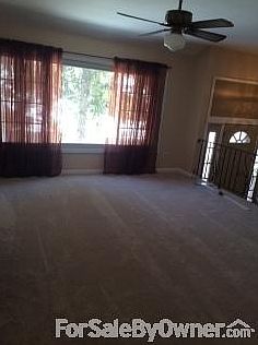 front living room : all new carpet throughout house