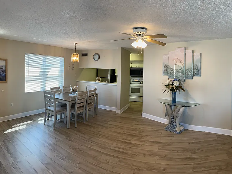 345 Medallion Blvd — Photo 6