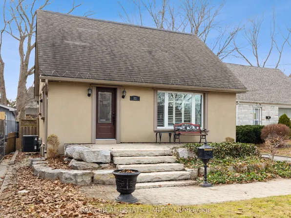 11 Chelsea Dr, Toronto, ON M8W 4R5