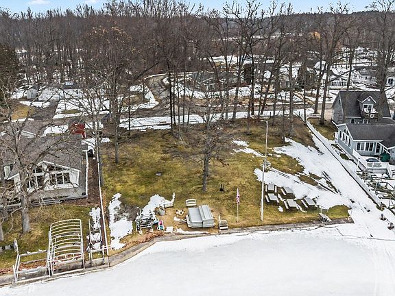 5th image of 50389 E Lake Shore Dr