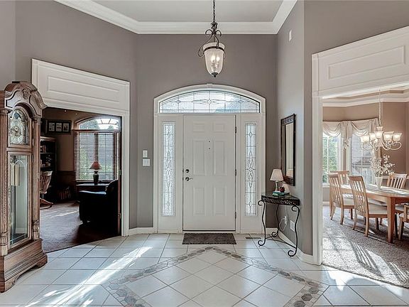4th image of 219 Winterhaven Dr
