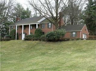 100 Nantucket Dr, Pittsburgh, PA 15238