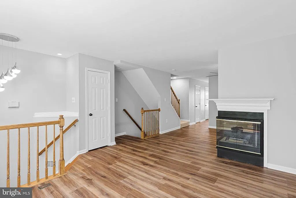 3 bed, 3.5 bath, 1765 sqft, $2,950 — Photo 4