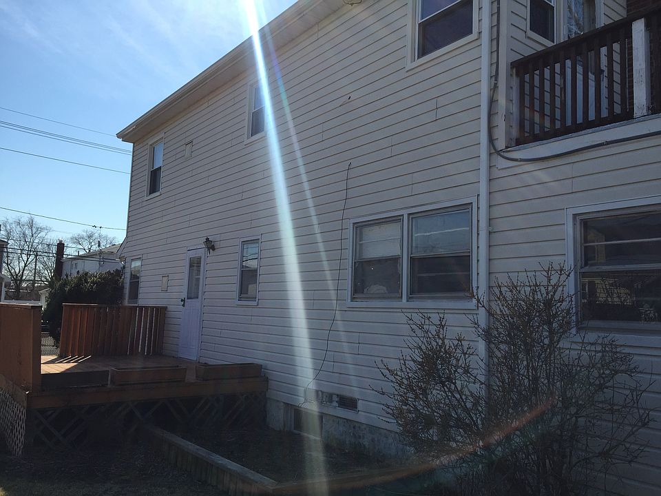2nd image of 72 Quebec Rd