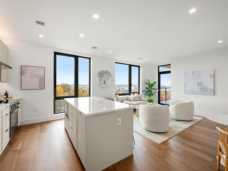 1515 Commonwealth Ave #806 — Photo 3