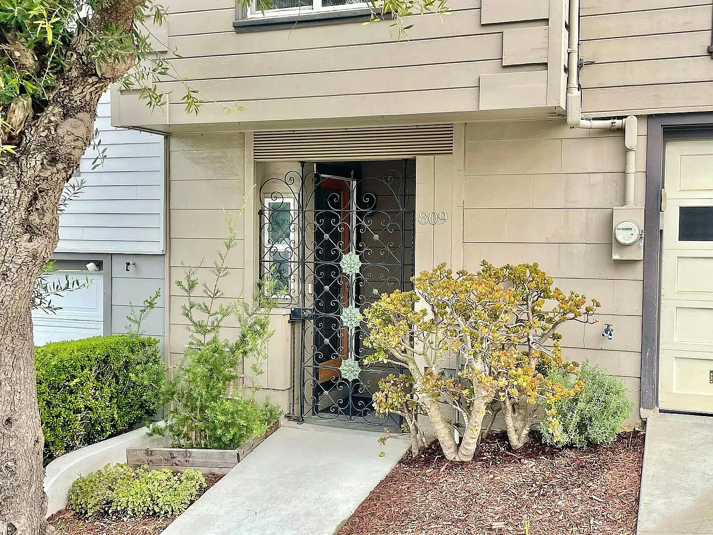 809 Colby St — Photo 2