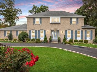 25 Oechsner Ct, Berkeley Heights, NJ 07922