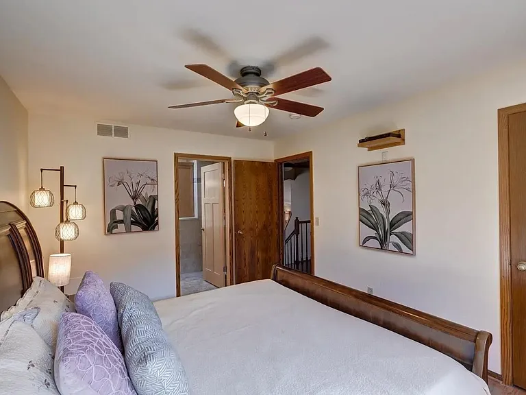 1513 Deerwood Dr — Photo 8