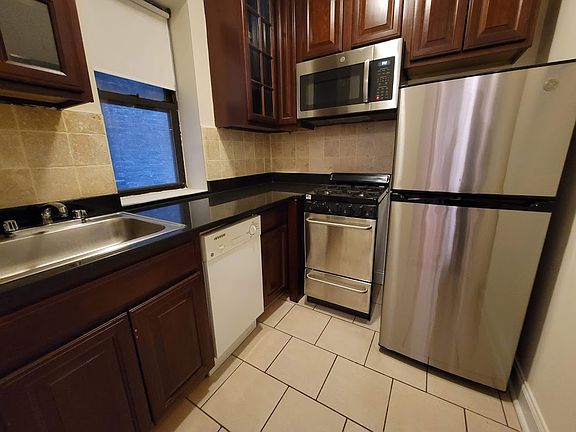 3rd image of 146 W 10th St #3Y