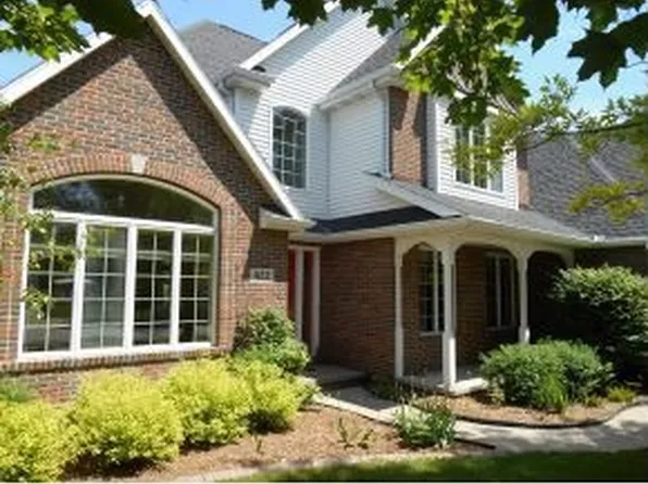 422 E Olde Paltzer Ct, Appleton, WI 54913