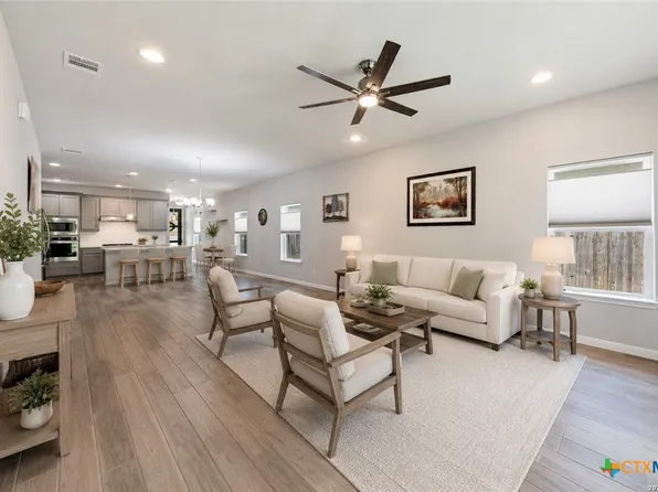 129 Lacey Oak Loop, San Marcos, TX 78666