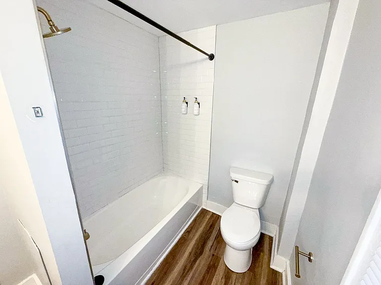 850 E Whittier St — Photo 22