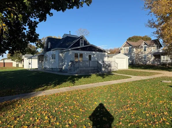 119 S Lena St, Holstein, IA 51025