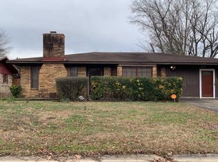 1208 N Porter St, Stuttgart, AR 72160