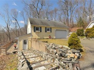 19A Georges Hill Rd, Newtown, CT 06470