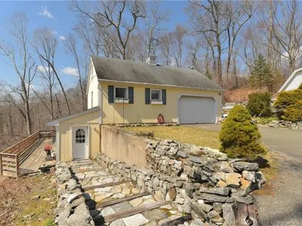 19A Georges Hill Rd, Newtown, CT 06470