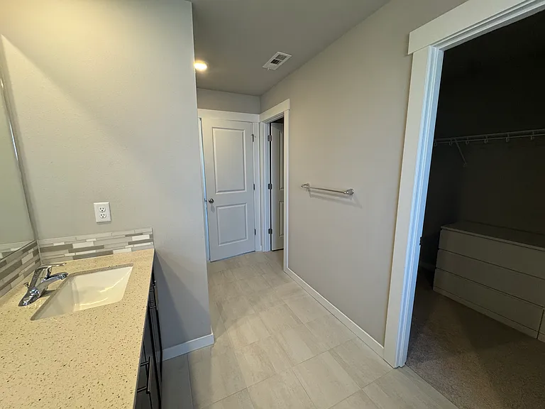 2902 Longhorn Loop — Photo 9