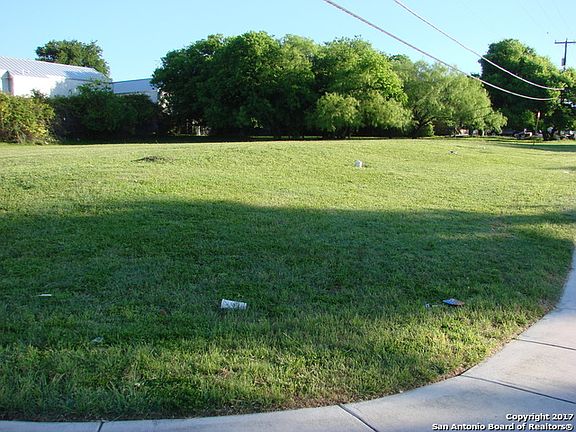 3rd image of 11103 Belair Dr
