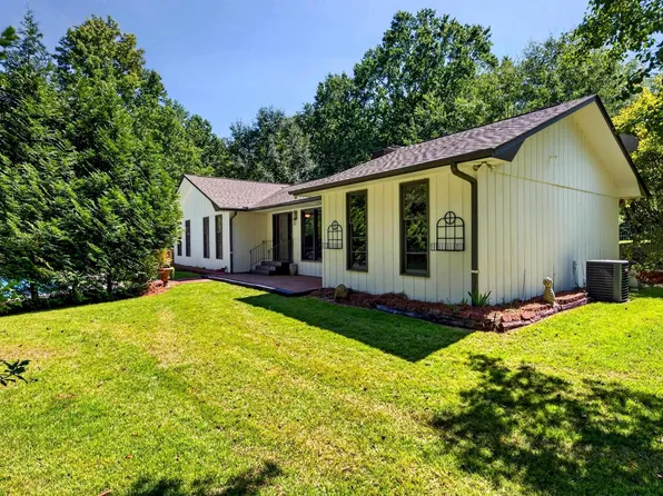 215 Rutledge Lake Rd, Greenville, SC 29617