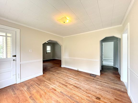 5th image of 103 Tabor St