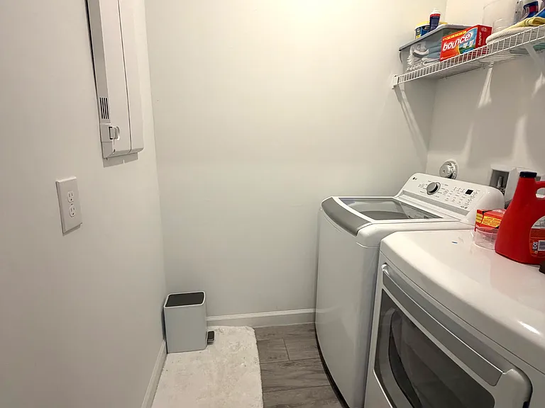 8974 Zevon Ct — Photo 23