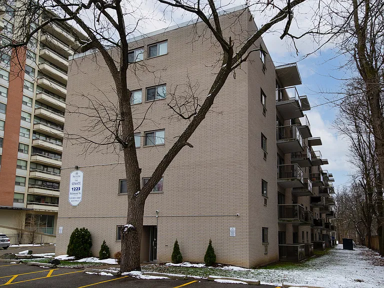 1223 Richmond St — Photo 23