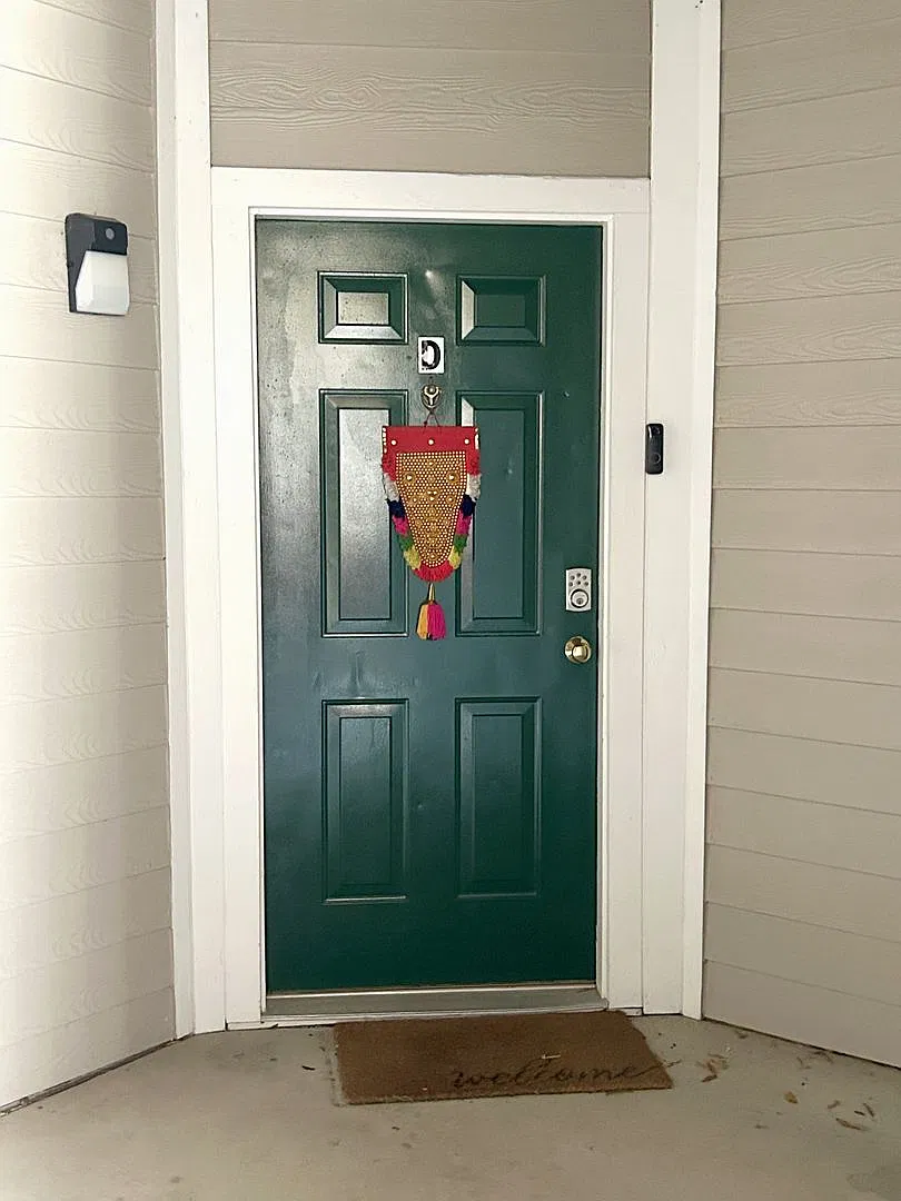 3BR/2BA 1st floor condo All Utilities + Internet Included Walk to UNC Charlotte — Photo 3