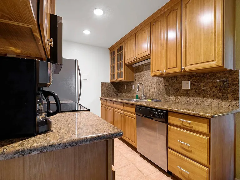 2468 W Bayshore Rd #5 — Photo 9