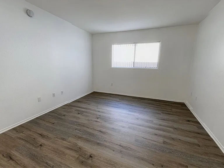 5300 Kester Avenue — Photo 18
