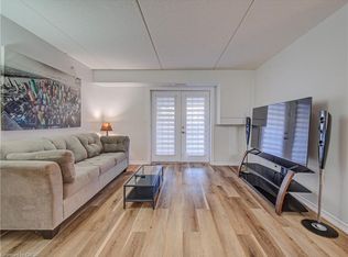 1490 Bishops Gate #106, Oakville, ON L6M 4N3