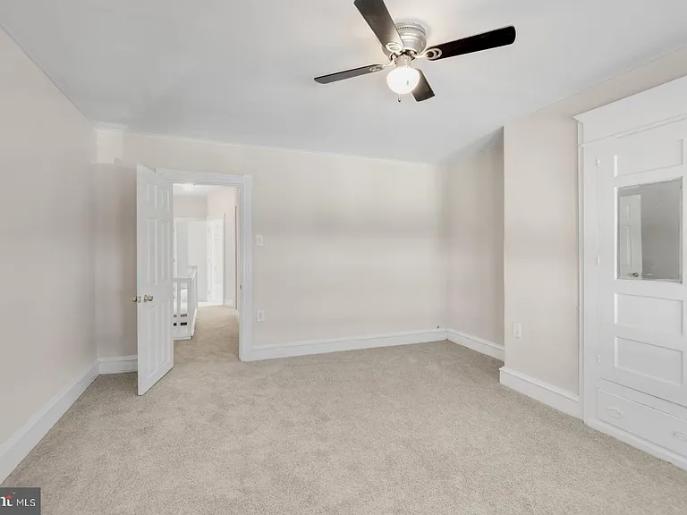 2323 E Cambria St — Photo 27