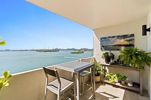 5 Island Ave Photo 1