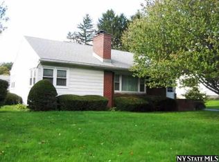 34 E Glenwood Dr, Latham, NY 12110