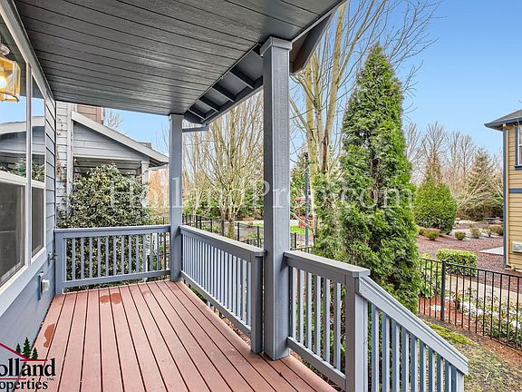 3rd image of 3119 NE Weeping Willow Way