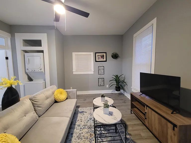 2818 N Capitol Ave #3 — Photo 11