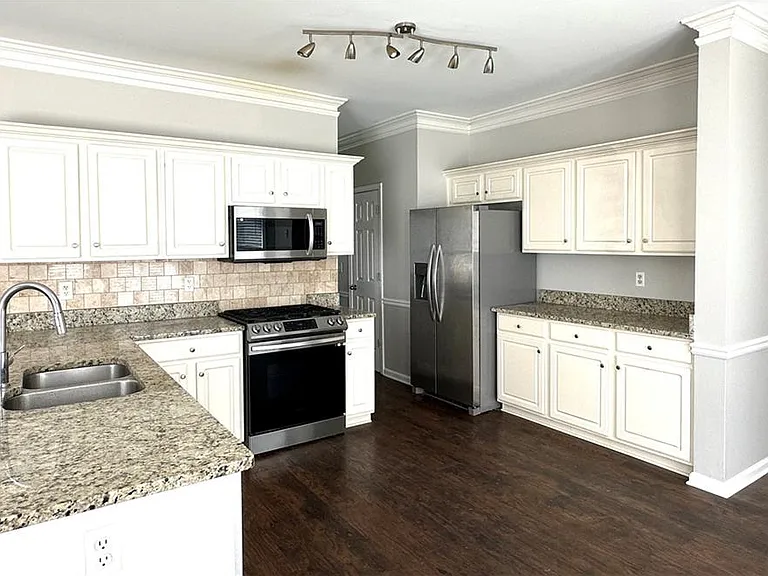 2020 Bentwood Ct — Photo 13