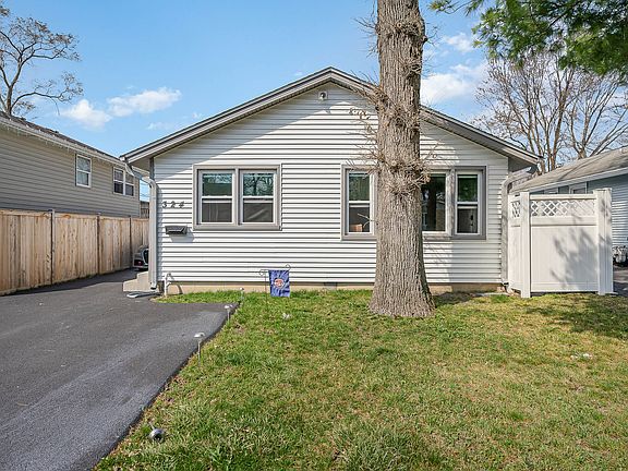 3rd image of 324 N Prospect Dr
